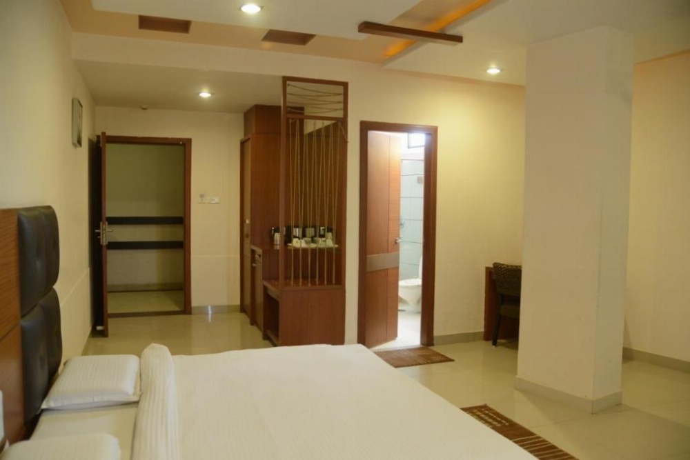 Room image 4