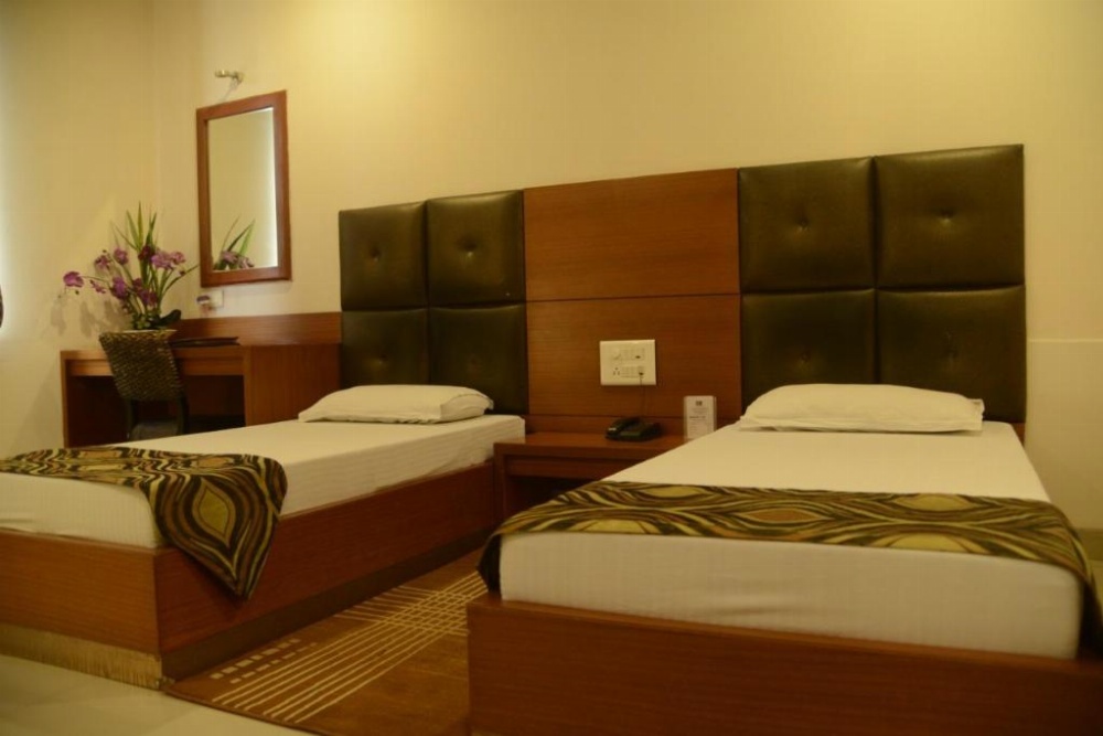 Room image 3
