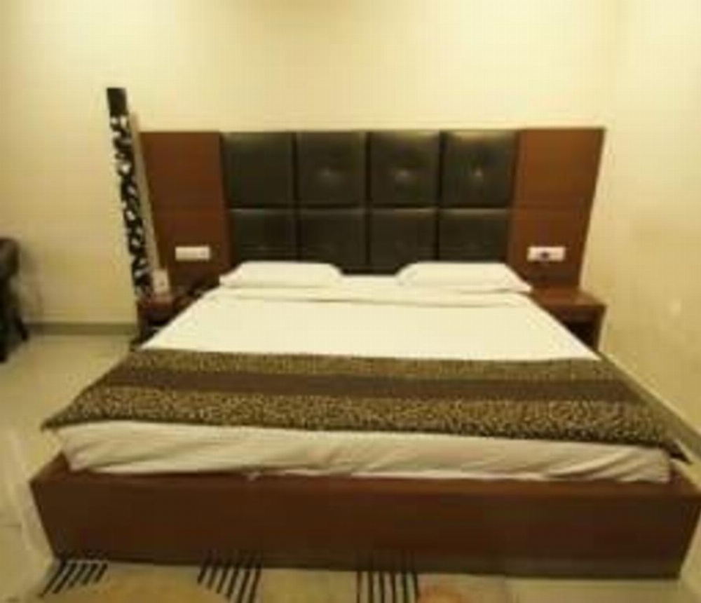 Room image 5